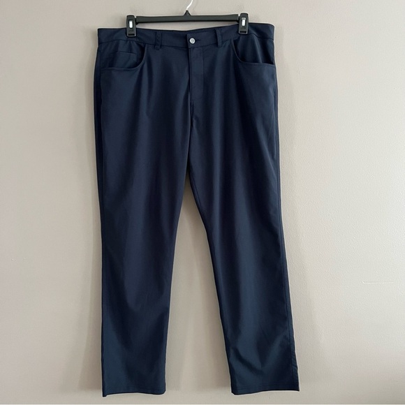 Tasc Mens Straight Pants Bamboo Blend Stretch Casual Performance Navy Sz 40 x 32 - Picture 1 of 16
